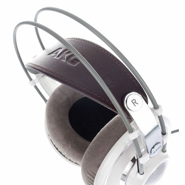 AKG K-701