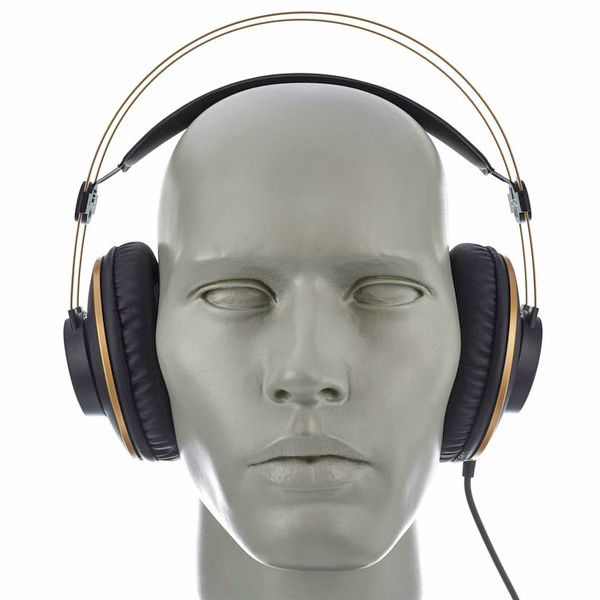 AKG K-92